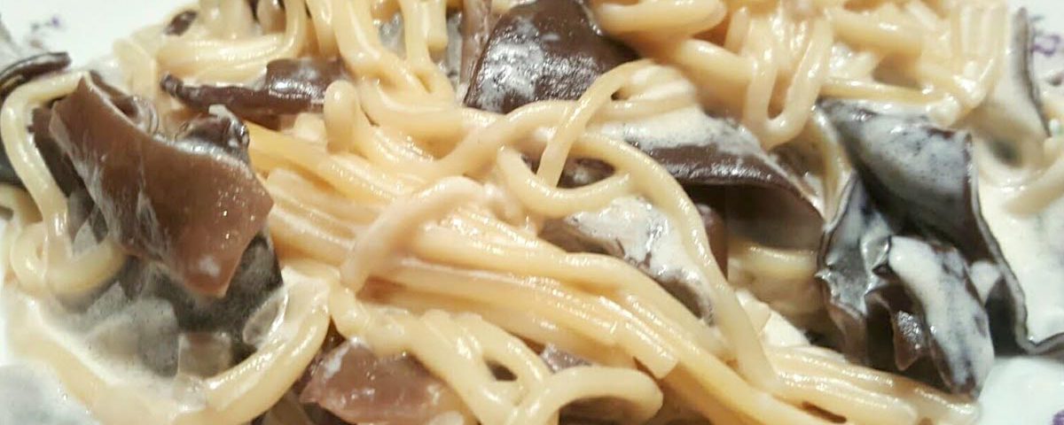 Espaguetis a la carbonara con setas